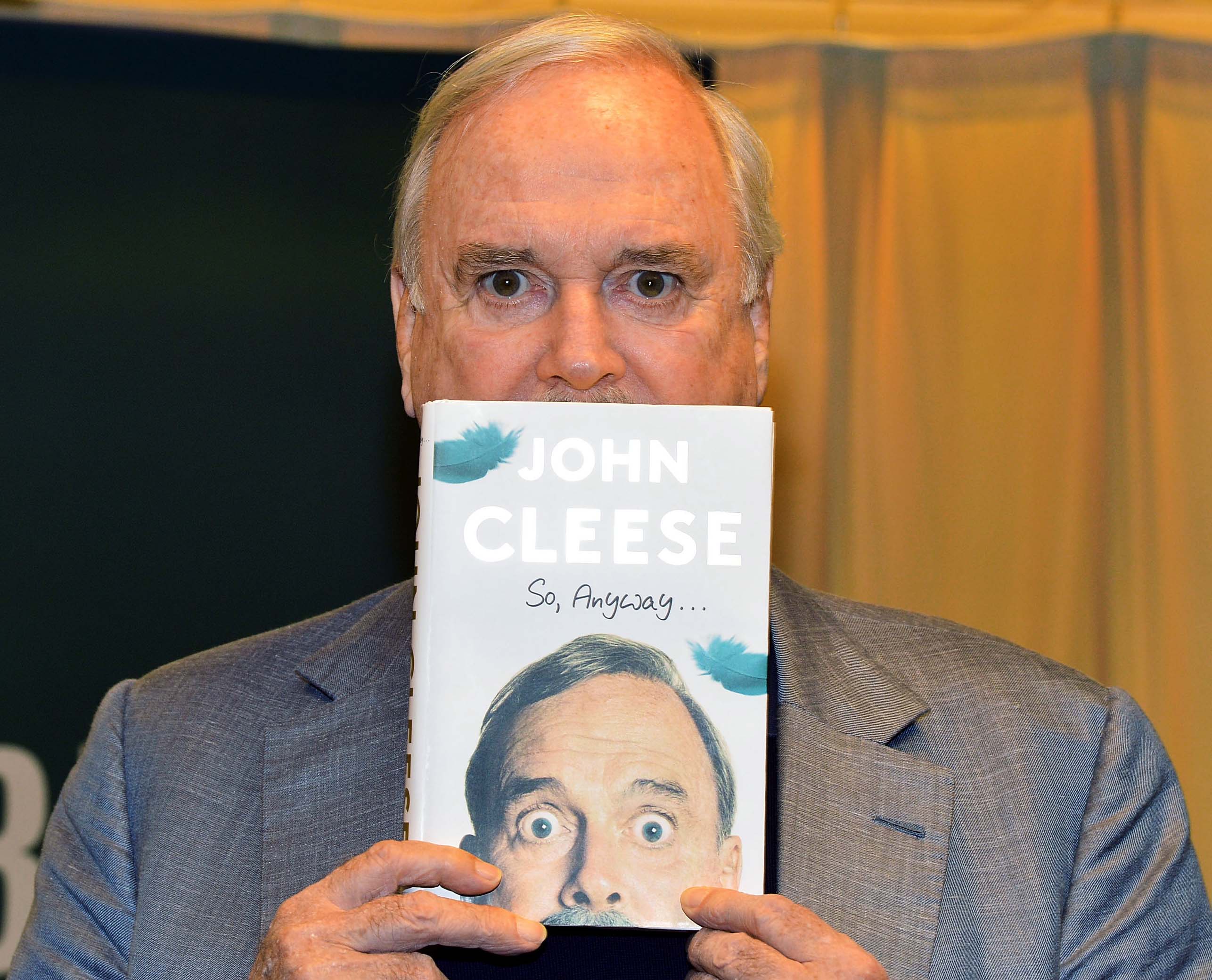 A biografia de John Cleese