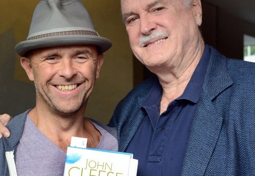 John Cleese no festival literário em Tirol, na Áustria